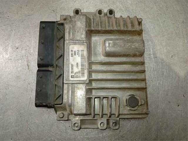 Foto 2ª: Centralita Motor ECU Chevrolet Captiva 2.2 VCDI LT 2WD [2.2 LTR. - 120 KW DIESEL CAT]