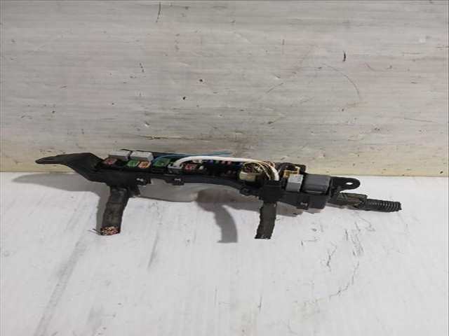 Foto 2ª: Caja Reles Fusibles Toyota Corolla 2.2 D-4D AUR10_) 177CV [2AD-FHV] (2004)