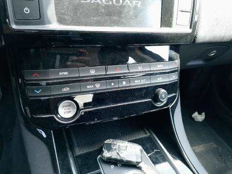 Mando Climatizador Jaguar XE 2.0 D