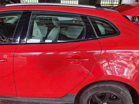 Puerta Trasera Izquierda Volvo V40 MOMENTUM 114CV 84KW