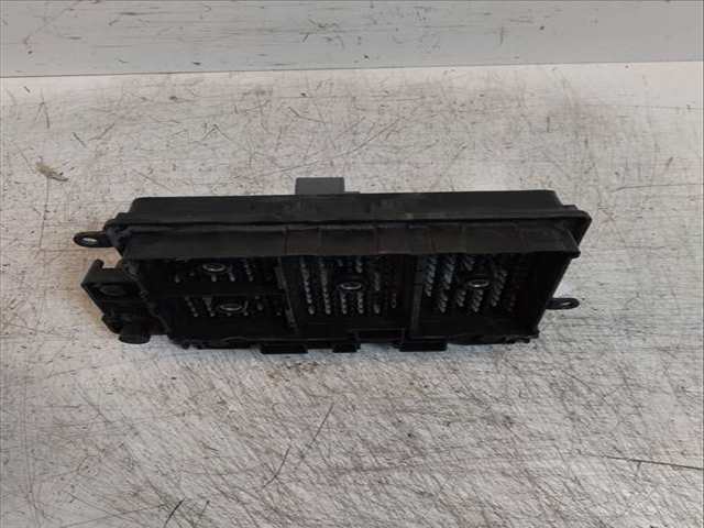 Caja Reles Fusibles Jeep Liberty 204 - 214 CV