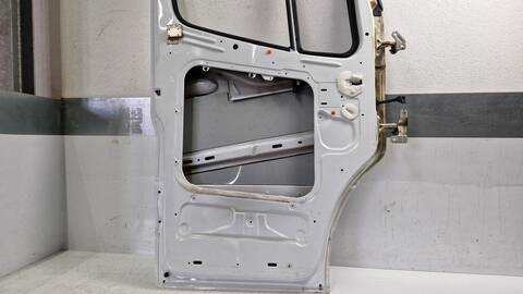 Puerta Delantera Izquierda Mercedes Sprinter 150 CV 110KW