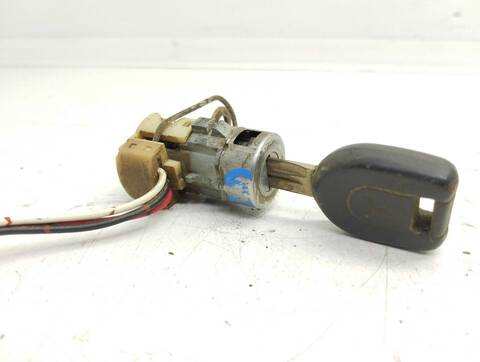 Foto 3ª: Cerradura Puerta Delantera Derecha Mitsubishi Montero 1.8 CAT 114CV 84KW [4G93] (2005)