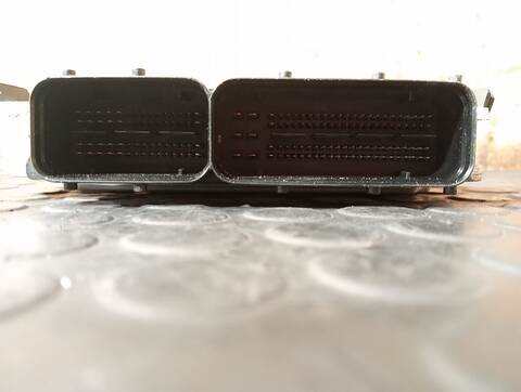 Foto 2ª: Centralita Motor ECU Audi A4 3.0 V6 24V TDI 204CV (2004)