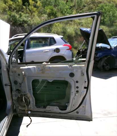 Foto 2ª: Puerta Delantera Derecha Nissan X-Trail 2.0 D 2001-2014 [M9R] (2012)