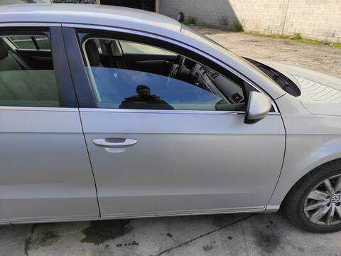 Puerta Delantera Derecha Volkswagen Passat CFFB BERLINA