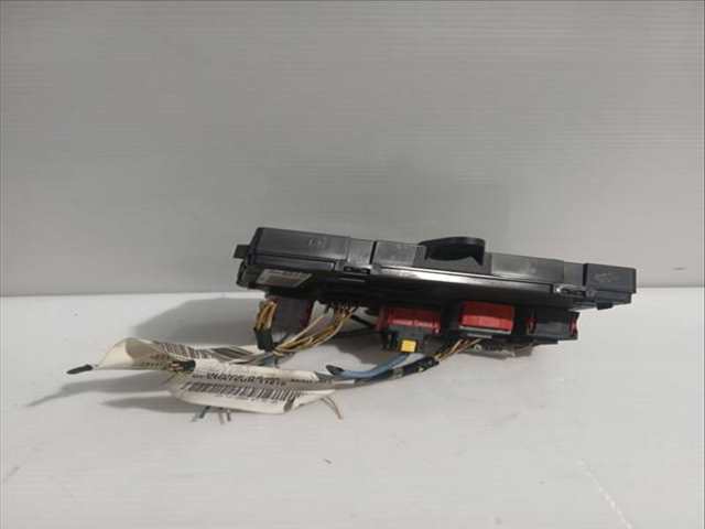 Foto 3ª: Caja Reles Fusibles Peugeot 407 2.0 HDI 135 6DRHRH 6DRHRE 6DRHRG 6DRHRJ) 136CV 100KW [RHR (DW10BTED4)] (2005)