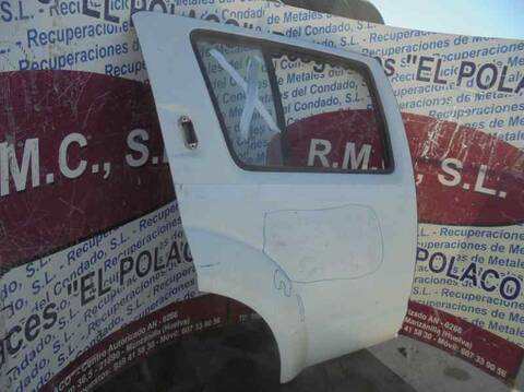 Foto 3ª: Puerta Trasera Derecha Nissan Pathfinder 2.5 DCI XE 171CV 126KW [YD25DDTI] (2008)