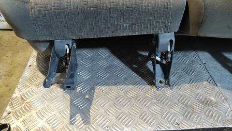 Foto 4ª: Asientos Traseros Toyota Land Cruiser 3.0 D-4D GX 163CV 120KW [1KDFTV] (2004)