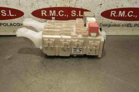 Foto 3ª: Caja Reles Fusibles Toyota Rav4 XR 177CV 130KW [A2ADFHV] (2008)