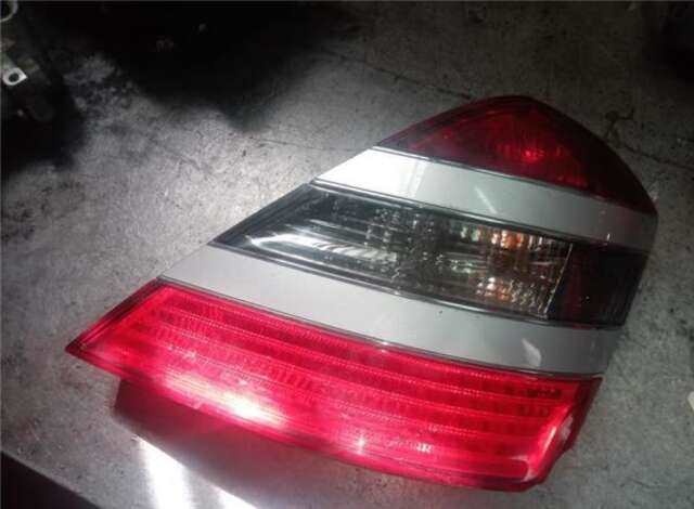 Foto 2ª: Piloto Trasero Derecho Mercedes Clase S 220 5.5 S 500 (221.071) [5.5 LTR. - 285 KW V8 CAT] [M 273.961]