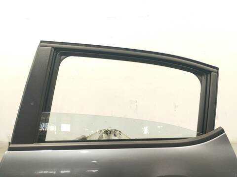 Foto 2ª: Puerta Trasera Izquierda Citroen C3 1.2 THP 110 110CV 81KW [HNP (EB2ADT),HNV (EB2DTM),HNZ (EB2DT)] (2022)
