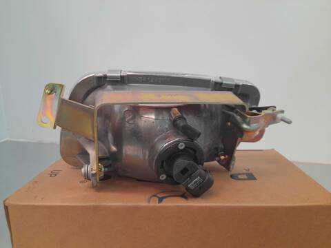 Foto 2ª: Faro Antiniebla Delantero Derecho Mitsubishi Montero 165CV 121KW (2000)