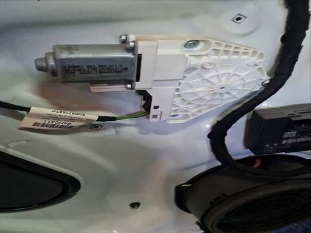 Foto 1ª: Elevalunas Manual Trasero Izquierdo Audi Q3 2.0 TDI QUATTRO 177CV 130KW [CFGC] (2013)