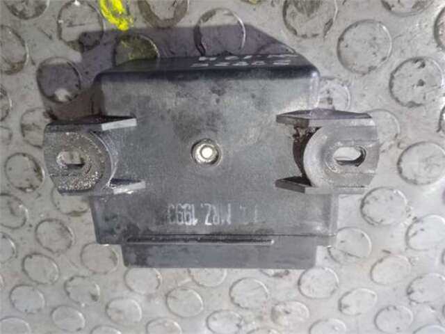 Foto 3ª: Caja Reles Fusibles Mercedes Clase E 180 3.0 D 300 (124.130) [3.0 LTR. - 81 KW DIESEL CAT] [OM 603.912]