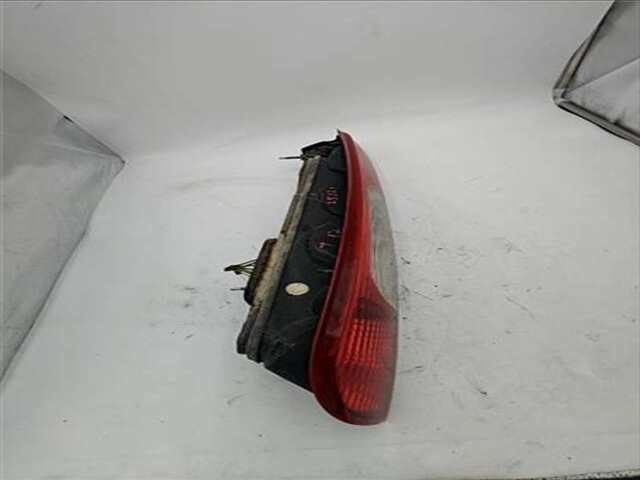 Foto 3ª: Piloto Trasero Izquierdo Ford C Max 1.6 TREND (D) [1.6 LTR. - 80 KW TDCI CAT] FOCUS(CAP)(2003 _2007)