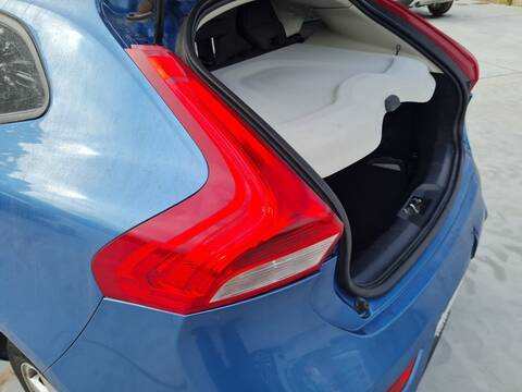 Foto 2ª: Piloto Trasero Izquierdo Volvo V40 KINETIC 120CV 88KW [D4204T8] (2016)