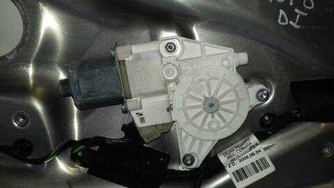 Foto 2ª: Elevalunas Eléctrico Delantero Izquierdo Mercedes Clase C 160 C 320 CDI 4-MATIC 204.089) BERLINA 224CV 165KW [OM642961] (2007)