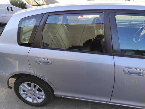 Foto 1ª: Puerta Trasera Derecha Honda Civic D16V1 (2001)