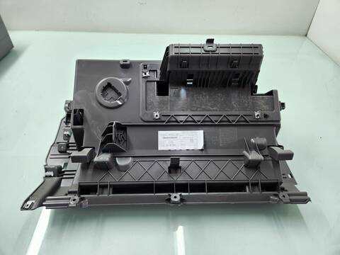 Foto 2ª: Guantera Volkswagen Crafter 35 FURGON BM TN FWD 140CV 103KW [DNAE] (2024)