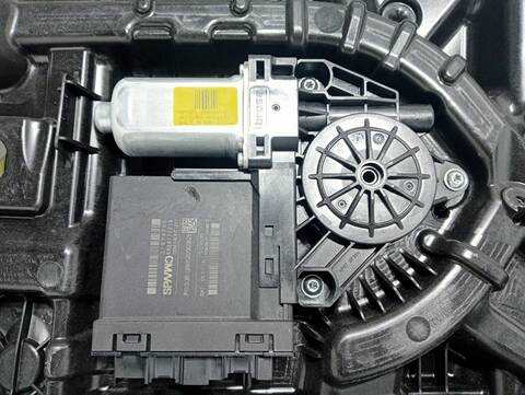 Foto 2ª: Elevalunas Eléctrico Delantero Izquierdo Volvo V90 BASIS AWD 190CV (2016)