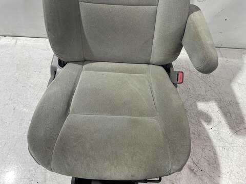 Foto 2ª: Asiento Delantero Derecho Kia Carnival 2.9 CRDI LX 144CV 106KW [J3] (2004)