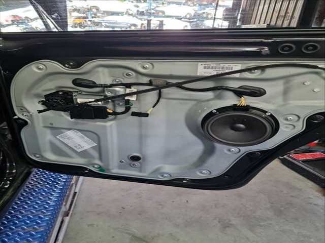 Elevalunas Manual Trasero Derecho Volkswagen Touran 2.0 TDI 140CV 103KW