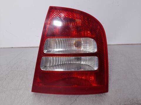 Foto 3ª: Piloto Trasero Derecho Skoda Octavia AMBIENTE BERLINA 90CV 66KW [ALH] (2004)