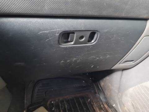 Guantera Mitsubishi Montero 3.2 DI-D GLS 3-PTAS.) 160CV 118KW