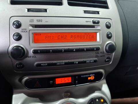 Foto 4ª: Sistema Audio Radio CD Toyota Urban ACTIVE 90CV 66KW [1ND] (2010)