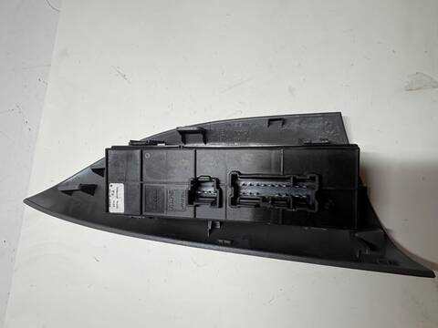 Foto 2ª: Botonera Elevalunas Nissan Juke K9K (2012)