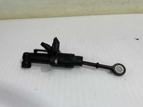 Foto 3ª: Bomba Embrague Volkswagen Polo ADVANCE BLUEMOTION 90CV 66KW [CUSB] (2014)