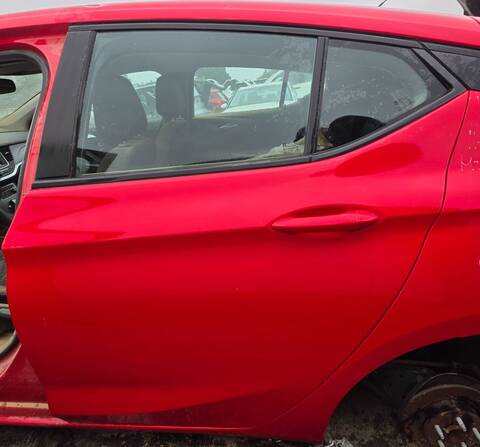 Puerta Trasera Izquierda Opel Astra DYNAMIC START/STOP 136CV 100KW