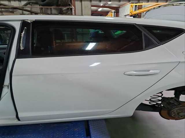 Foto 1ª: Puerta Trasera Izquierda Seat Leon 2.0 TDI 150CV 110KW [CRMB] (2018)