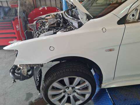 Aleta Delantera Izquierda Mitsubishi Lancer INVITE 140CV 103KW