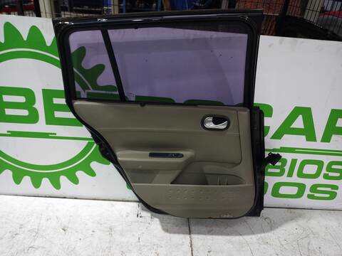 Foto 2ª: Puerta Trasera Izquierda Renault Megane 1.9 DCI DIESEL 120CV 88KW FAMILIAR II FAMILIAR [F9Q800] (2004)
