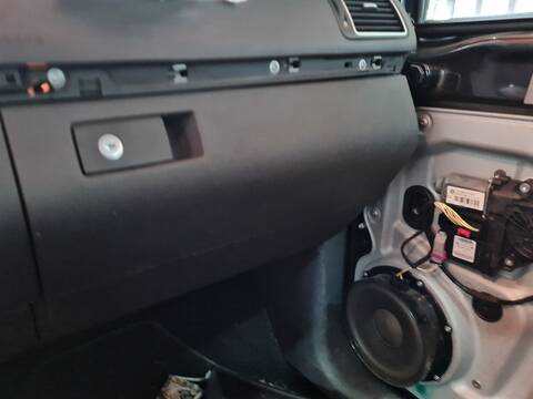 Guantera Volkswagen Touran 2.0 TDI 140CV 103KW