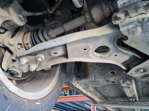 Brazo Suspension Delantero Derecho Kia Carens BASIC 135CV 99KW
