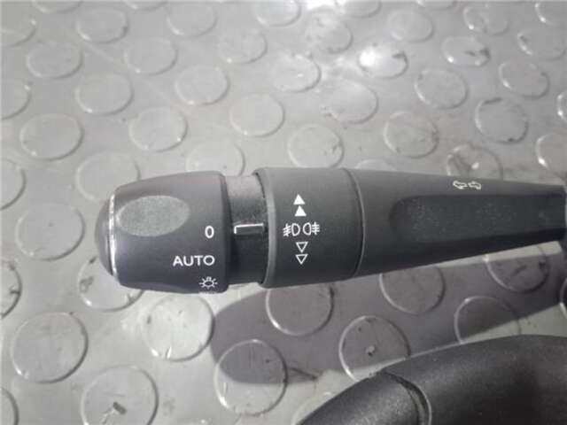 Foto 3ª: Mando Multifuncion Peugeot 308 1.6 STYLE [1.6 LTR. - 88 KW BLUE-HDI FAP]