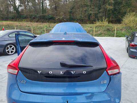 Portón Volvo V40 KINETIC 120CV 88KW