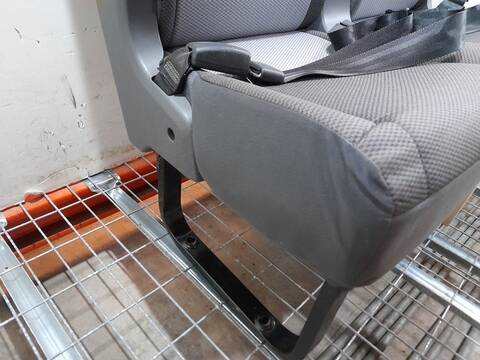 Foto 3ª: Asientos Traseros Toyota Hiace VERSION INDEFINIDA (2019)