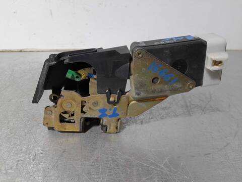 Foto 4ª: Cerradura Puerta Trasera Izquierda Mitsubishi Space Star 1.6 CAT 98CV 72KW [4G18] (2002)