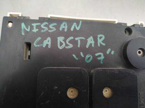 Foto 4ª: Cuadro de Instrumentos Nissan Cabstar 2.5 DIESEL 131CV 96KW (2006)