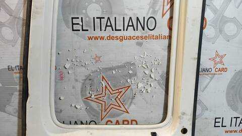 Foto 2ª: Puerta Trasera Derecha Ford Transit FT 100 LARGO 80CV 59KW CAJA CERRADA [D/4DA] (1985)