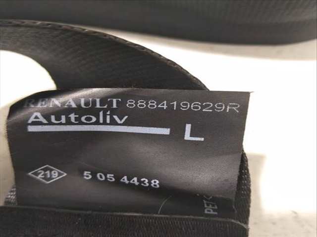 Foto 2ª: Cinturón Trasero Central Renault Clio AUTHENTIQUE 1 DCI DIESEL FAP 75CV (2012)