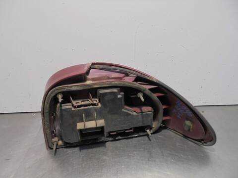 Foto 3ª: Piloto Trasero Izquierdo Ford Mondeo 1.8 TD BERLINA 88CV 65KW FAMILIAR [RFM] (1995)