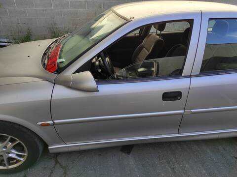 Foto 1ª: Puerta Delantera Izquierda Opel Vectra X16XEL BERLINA (2000)