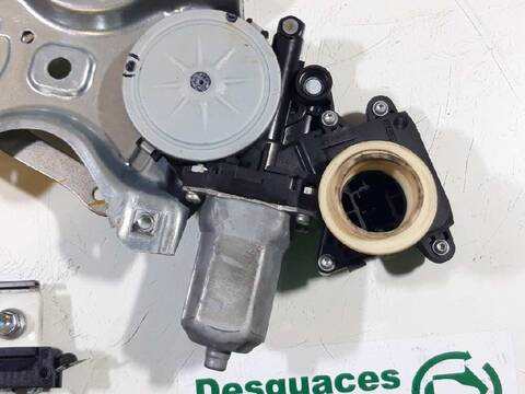 Foto 3ª: Elevalunas Eléctrico Delantero Derecho Toyota Avensis ADVANCE 150CV 110KW [2AD] (2009)