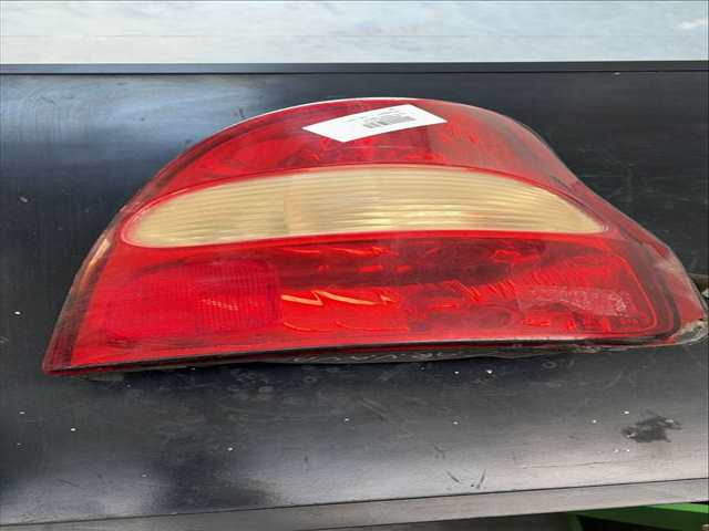 Piloto Trasero Derecho Kia Carnival J3