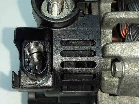 Foto 2ª: Alternador Mercedes Clase A 140 266960 (2009)